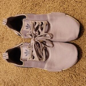 Adidas Boost women's tennis shoe.     size 9 1/2 light purple